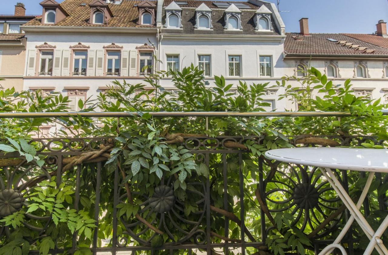 Apartments Im Cafe Einstein Freiburg im Breisgau Dış mekan fotoğraf